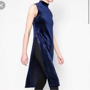 J.O.A blue pleated sleeveless high neck high slit long tunic blouse size medium
